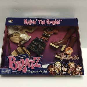 Bratz Fashion Pack (Yasmin) "Makin' the Grade" Clothing Set from 2003 NEW IN BOX
